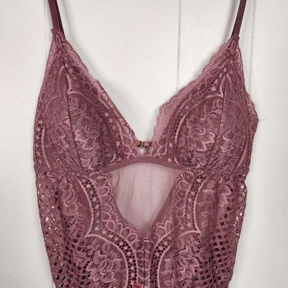 La Senza Lace Bodysuit Lot Pink Purple Lace Lingerie Teddy Size Medium Underwire - Picture 4 of 13